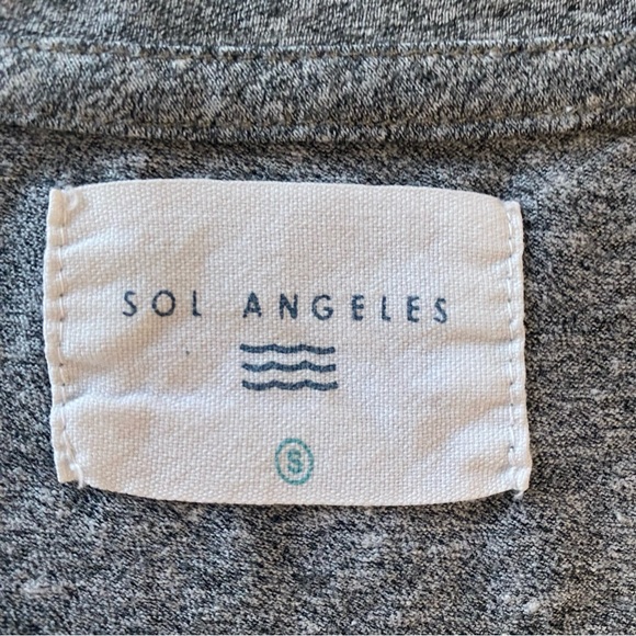 SOL ANGELES Women’s Grey Vneck Short Sleeve T-Shirt - Picture 4 of 8
